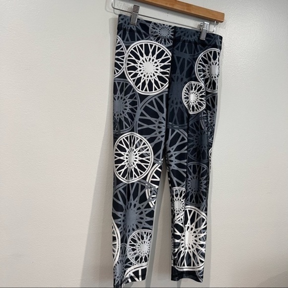 SoulCycle x Terez Wheel Crop Leggings Size Small - Picture 2 of 4